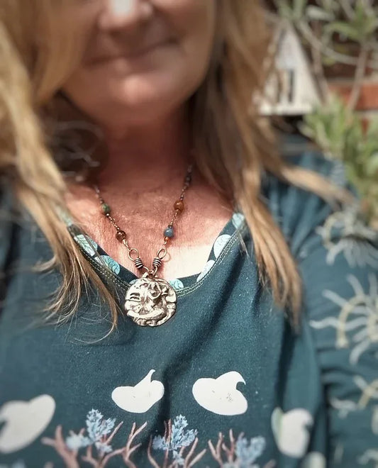 AQUARIUS Crystal Zodiac Astrology Pendant Necklace - Elizabeth's Boutique