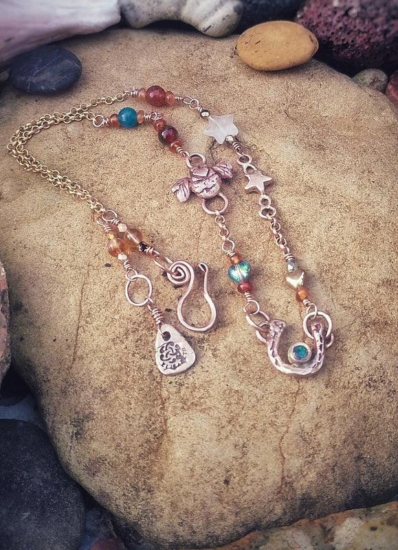 Good Luck HorseShoe Necklace - Elizabeth's Boutique