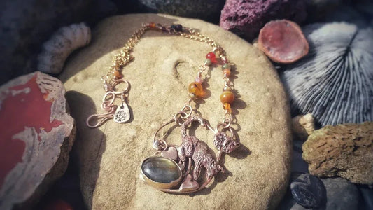 Adventurous Cat - Elizabeth's Boutique