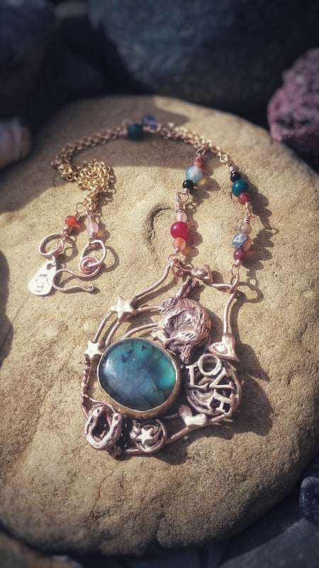 That Loving Feeling Hare Labradorite Necklace