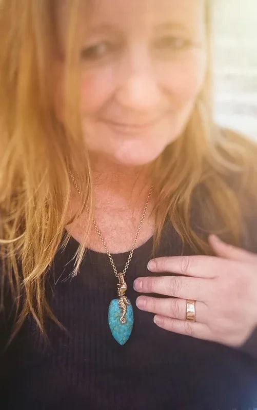 Seahorse Zen Messenger - Elizabeth's Boutique