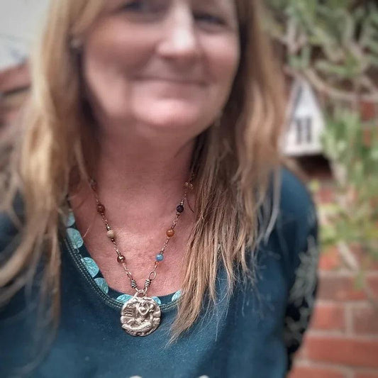 AQUARIUS Crystal Zodiac Astrology Pendant Necklace - Elizabeth's Boutique