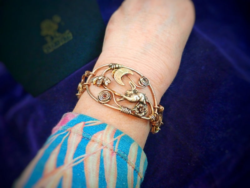 Joyful Hare and LoveBee Summer