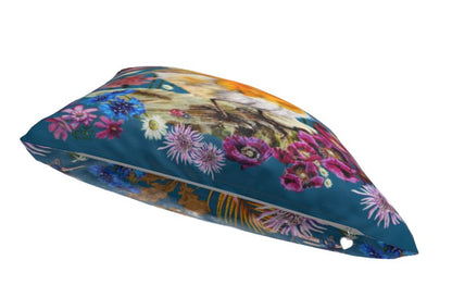 Messenger Robin Velvet Cushion