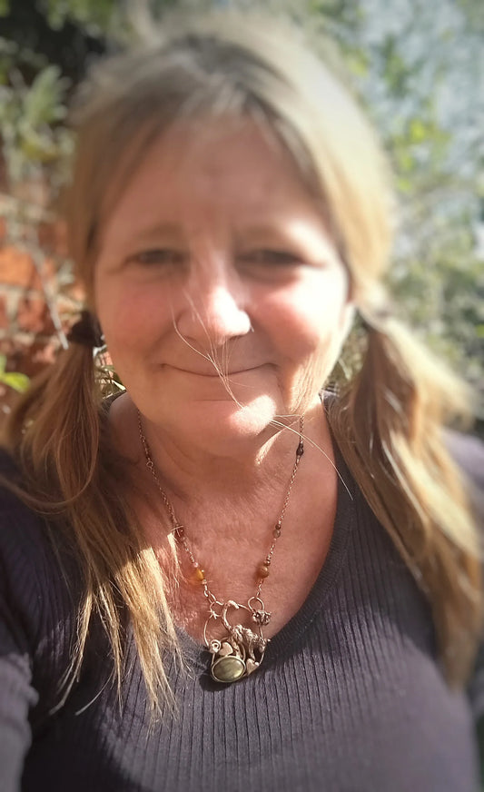 Adventurous Cat - Elizabeth's Boutique